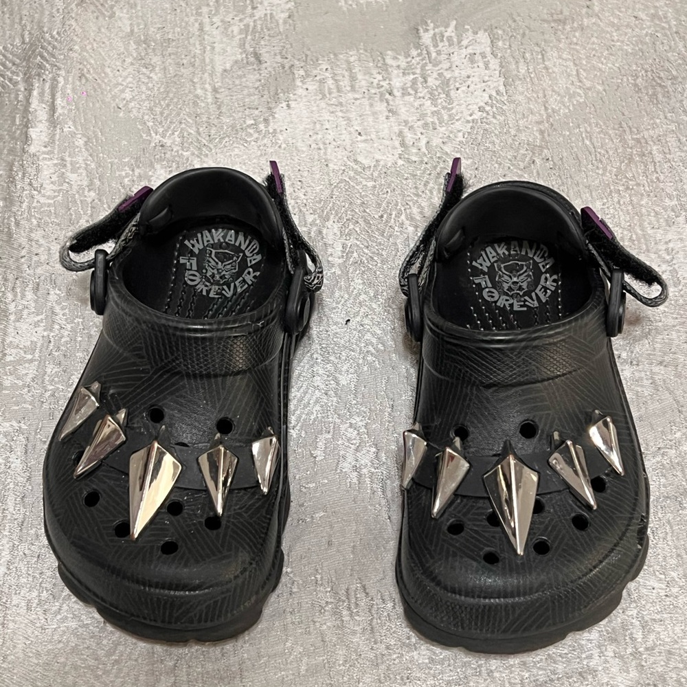 CROCS Black Panther Wakanda Forever limited edition